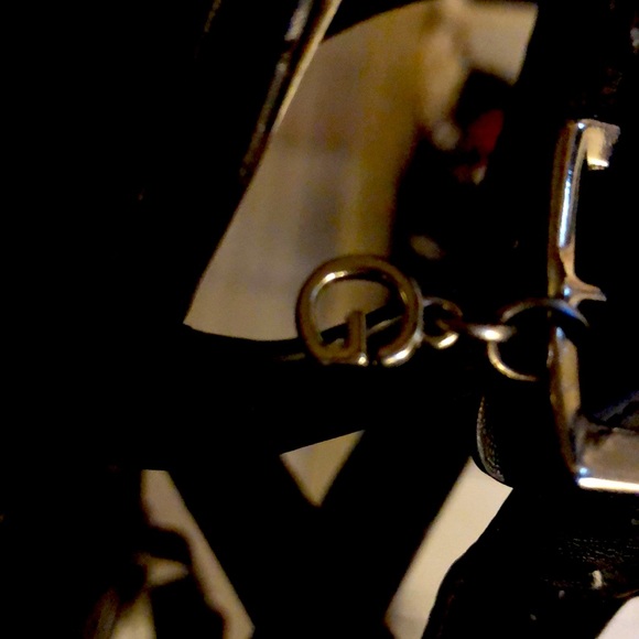 Wedge guess heals - Picture 3 of 6